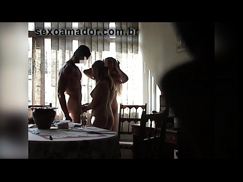 ❤️ Inimbitahan ng mga sex friends ang isang higanteng lalaki at isang threesome kasama niya ️❌ Porno sa tl.ttsex.ru ﹏