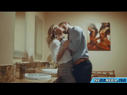 ❤️ Kapag ang isang busty blonde seduces sa isang pampublikong banyo ️❌ Porno sa tl.ttsex.ru ﹏